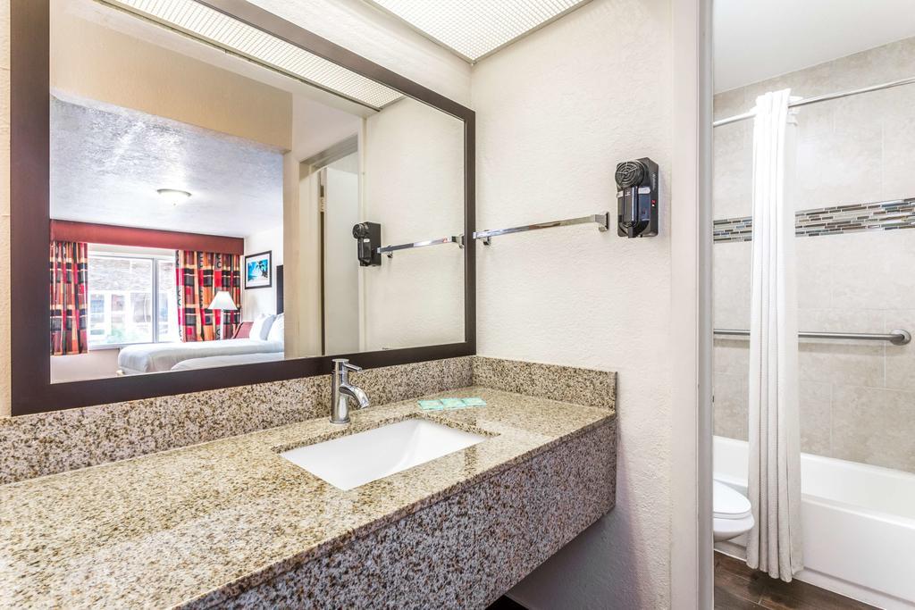 Econo Lodge Inn & Suites Florida City Kültér fotó